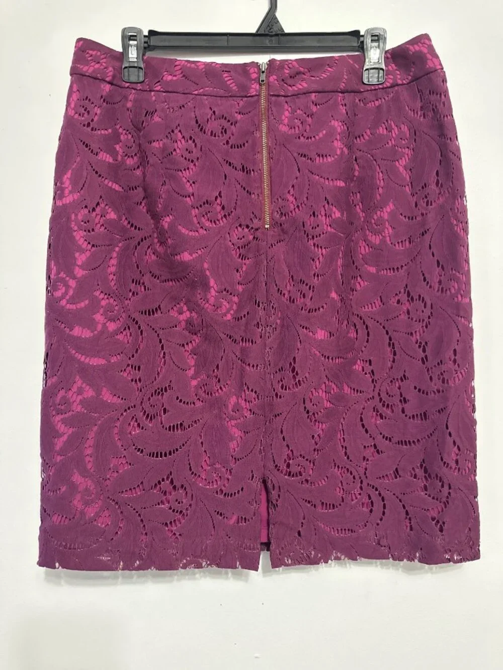 Cabi Pink Lace Pencil Skirt Womens Size 10 Back Zipper Fully Lined Elegant Desig